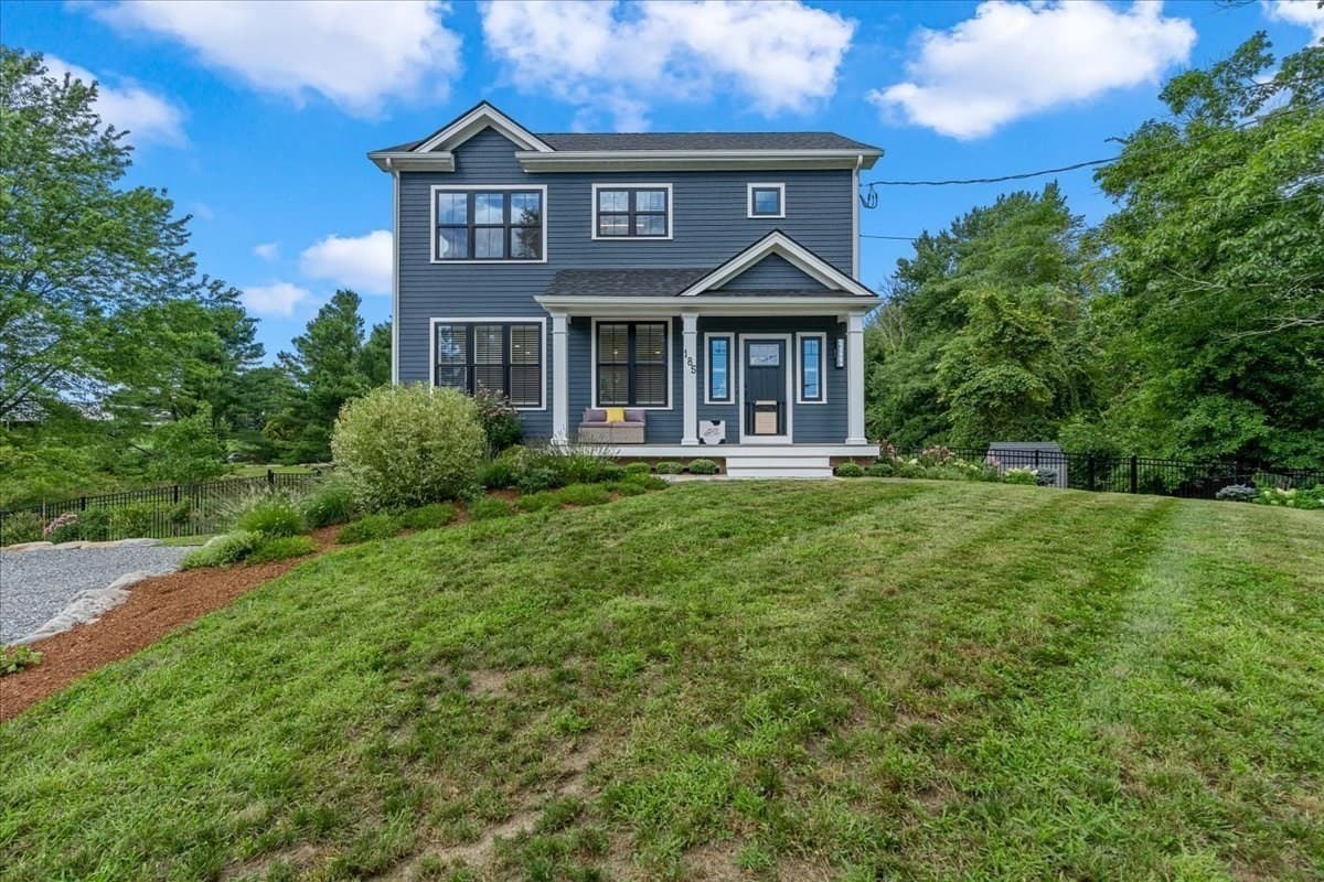 Single Family Residence at 185 Locust St, Swansea MA 02777, Swansea, photo 4 of 42