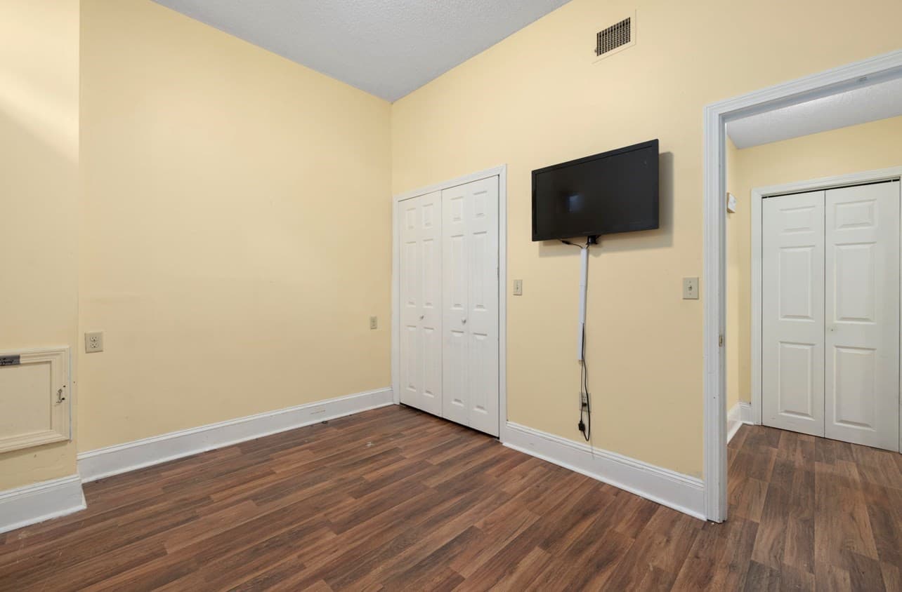 Multi Family at 576 Fairmount St, Woonsocket RI 02895, Woonsocket, photo 12 of 30