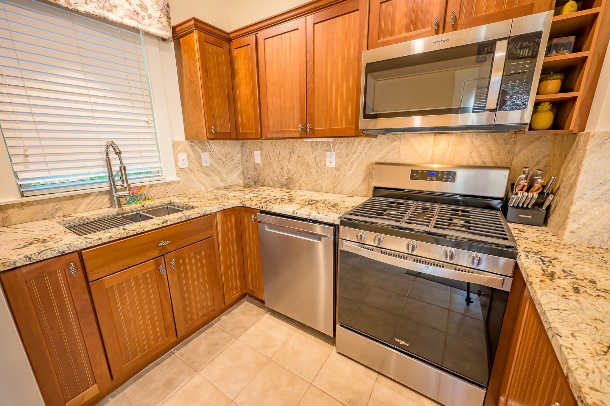 Condominium at 4 Acorn Ln # 4, Westford MA 01886, photo 14 of 31