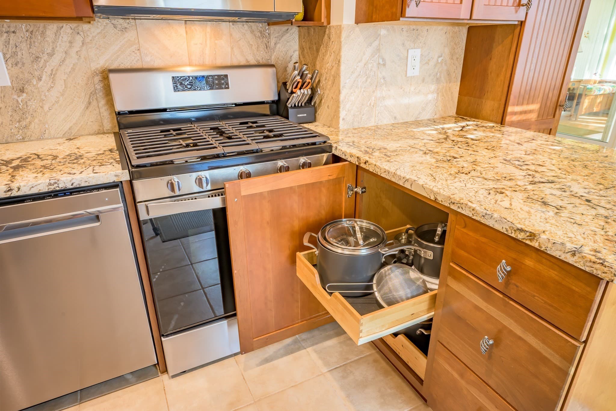 Condominium at 4 Acorn Ln # 4, Westford MA 01886, photo 15 of 31