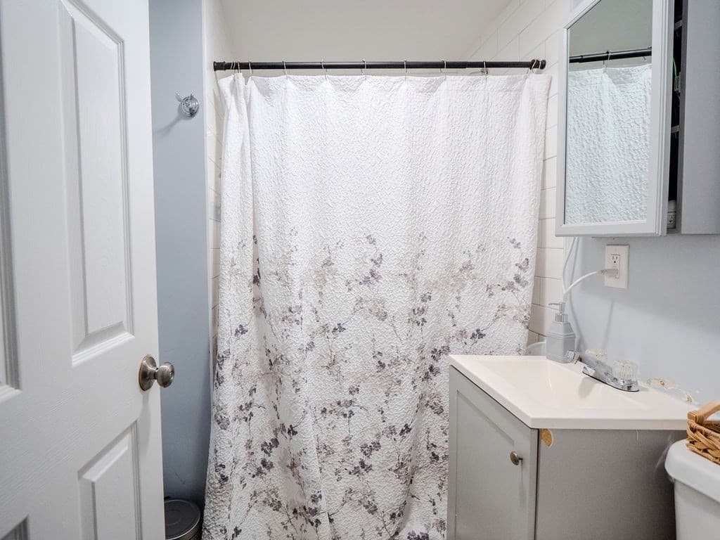 3 Family at 106 Illinois St, Worcester MA 01603, Worcester, photo 27 of 39