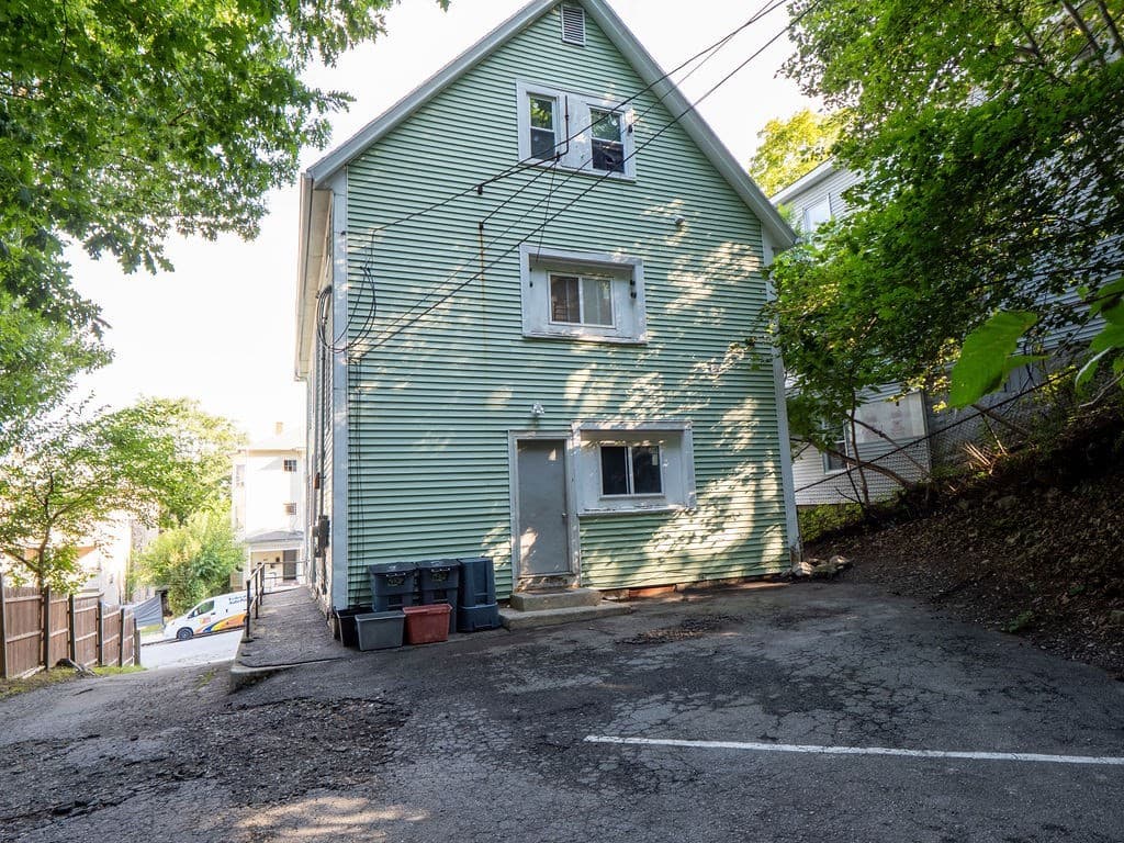 3 Family at 106 Illinois St, Worcester MA 01603, Worcester, photo 4 of 39