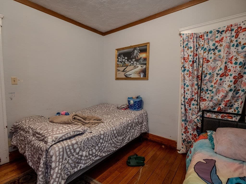 3 Family at 12 Ives St, Worcester MA 01603, Worcester, photo 41 of 42
