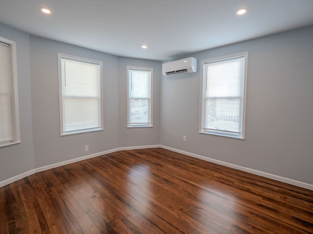 3 Family at 12 Ives St, Worcester MA 01603, Worcester, photo 15 of 42