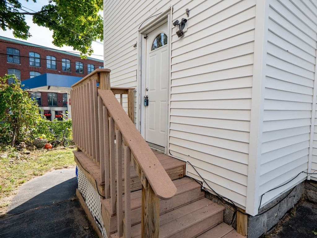 3 Family at 12 Ives St, Worcester MA 01603, Worcester, photo 4 of 42