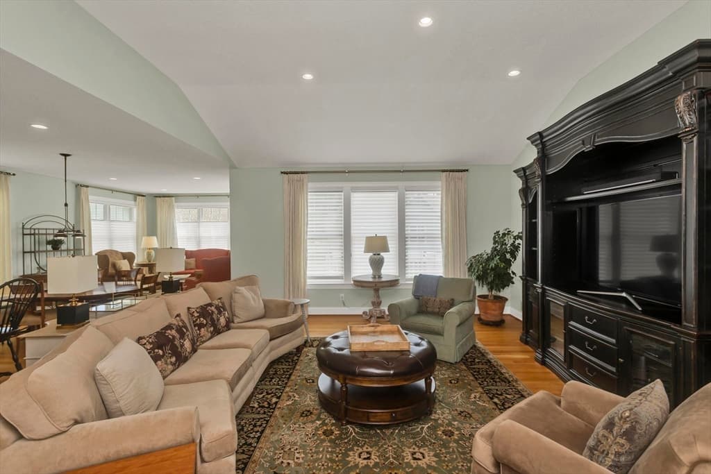 Condominium at 26 Bluegrass Dr # 26, East Longmeadow MA 01028, East Longmeadow, photo 10 of 39