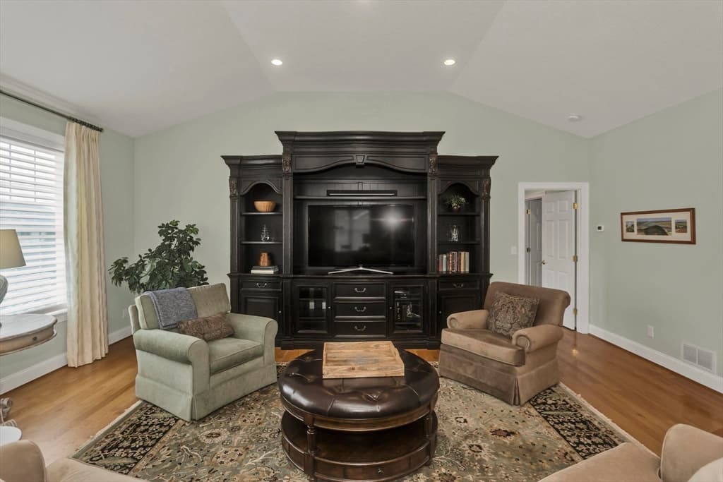 Condominium at 26 Bluegrass Dr # 26, East Longmeadow MA 01028, East Longmeadow, photo 11 of 39