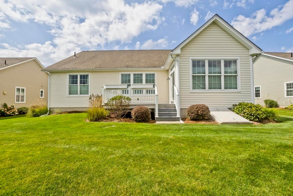 Condominium at 26 Bluegrass Dr # 26, East Longmeadow MA 01028, East Longmeadow, photo 31 of 39