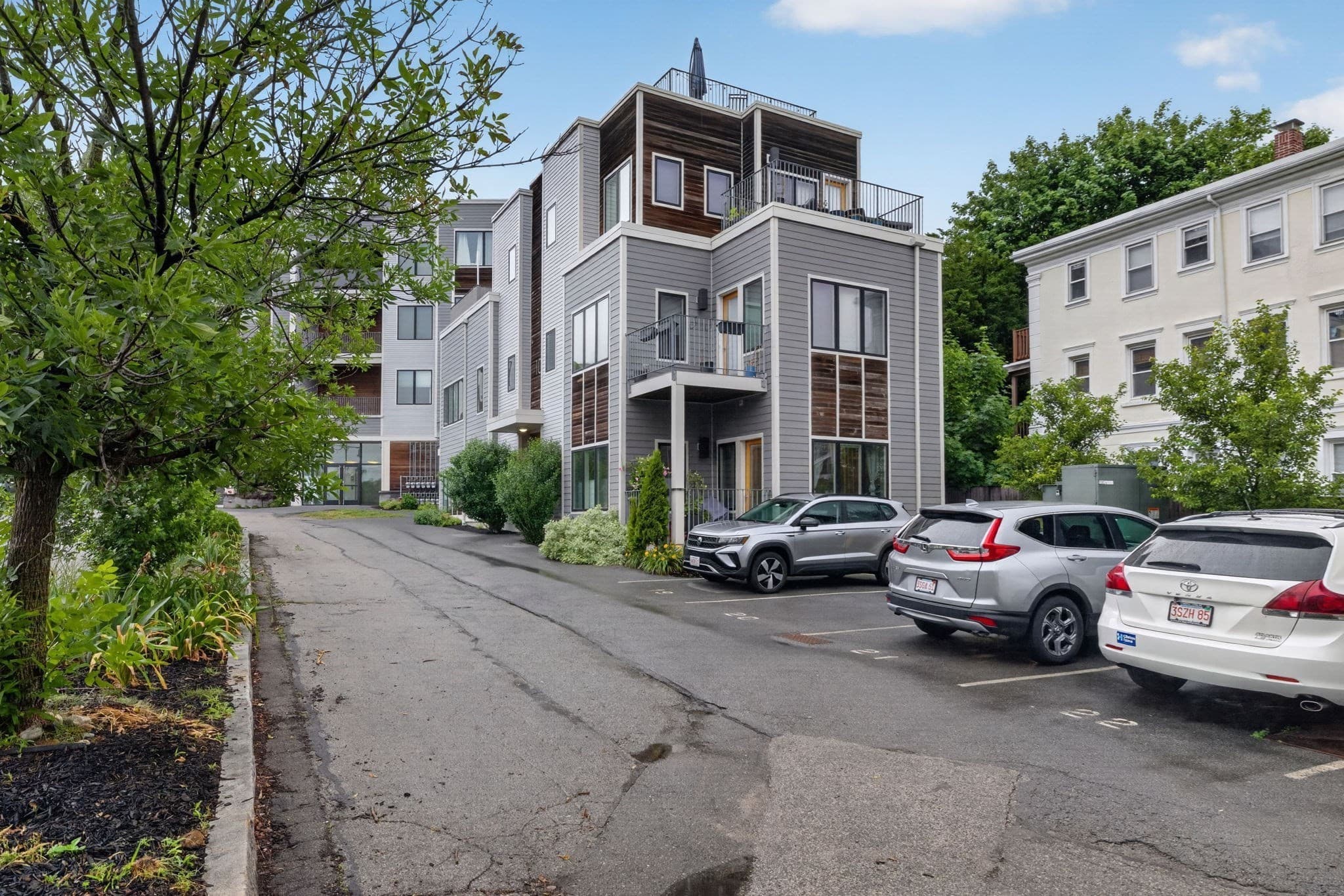 Condominium at 10-12 Taft Hill Park # 1, Boston MA 02131, Boston, photo 26 of 29
