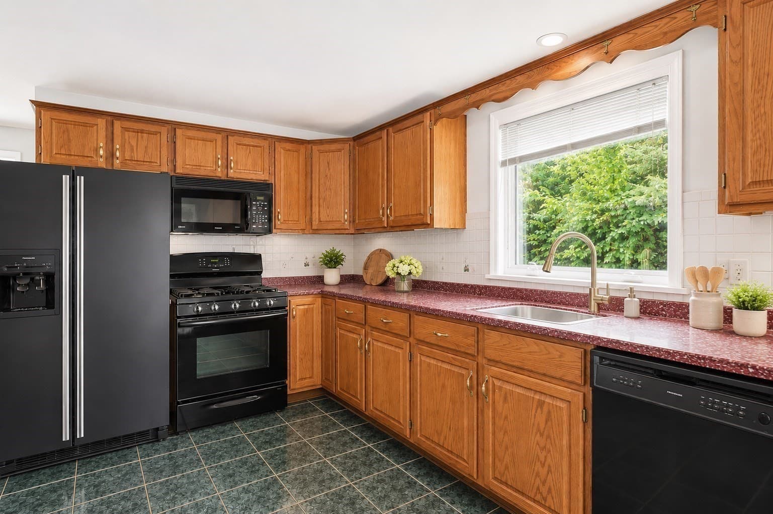 Condominium at 81 Grant Avenue # 81, Belmont MA 02478, Belmont, photo 4 of 23