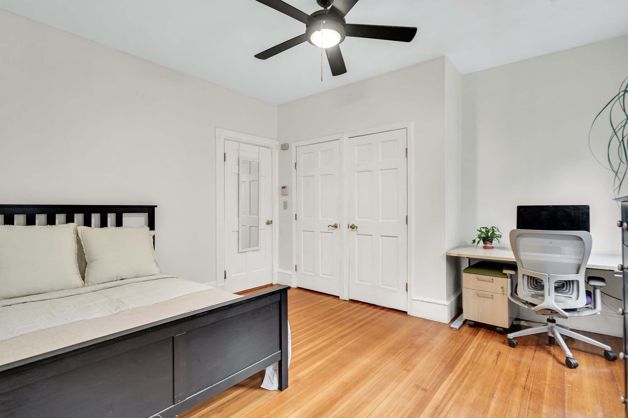 Condominium at 124 Chestnut St # 1, Brookline MA 02445, Brookline, photo 5 of 27