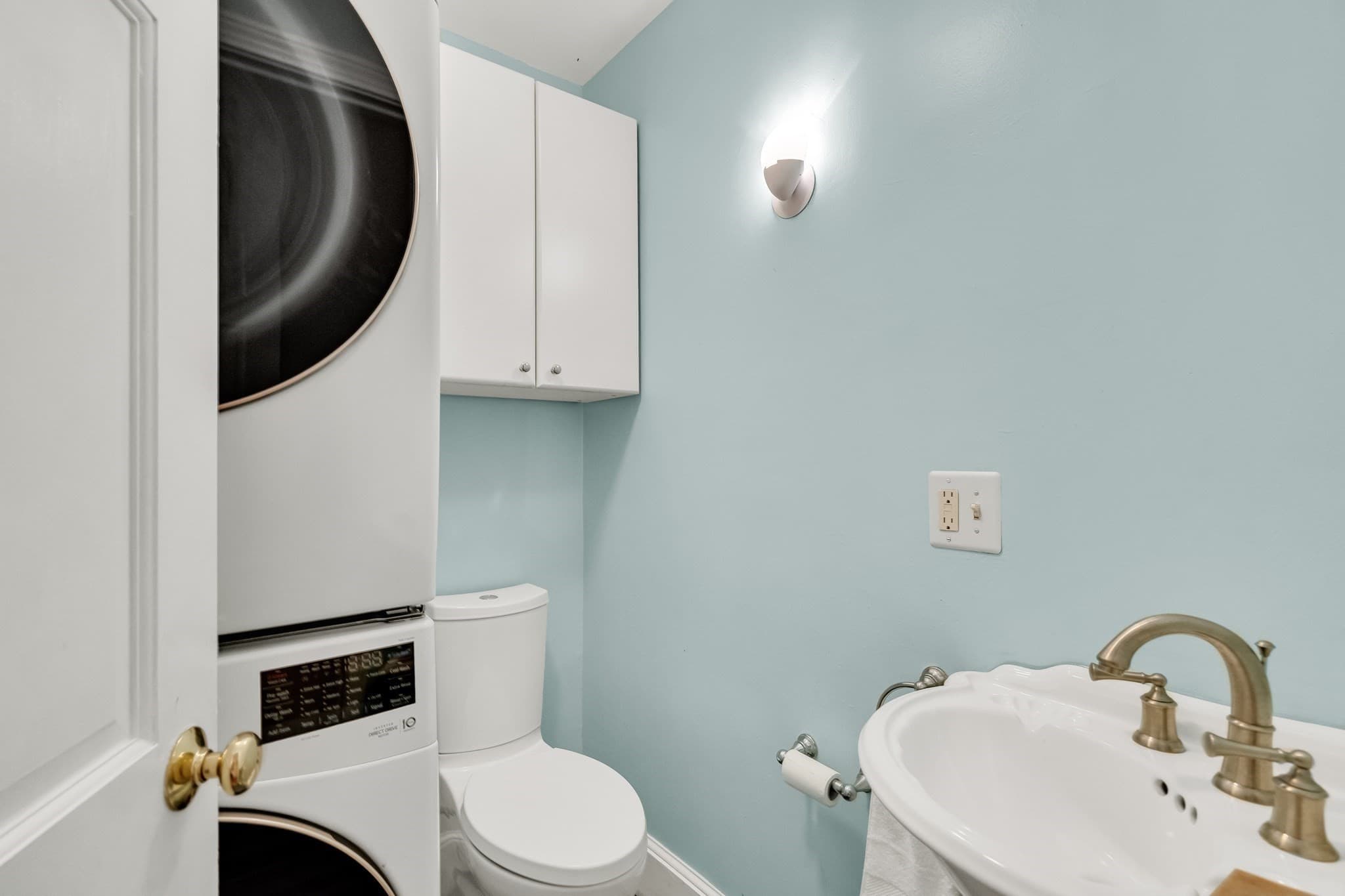 Condominium at 124 Chestnut St # 1, Brookline MA 02445, Brookline, photo 14 of 27
