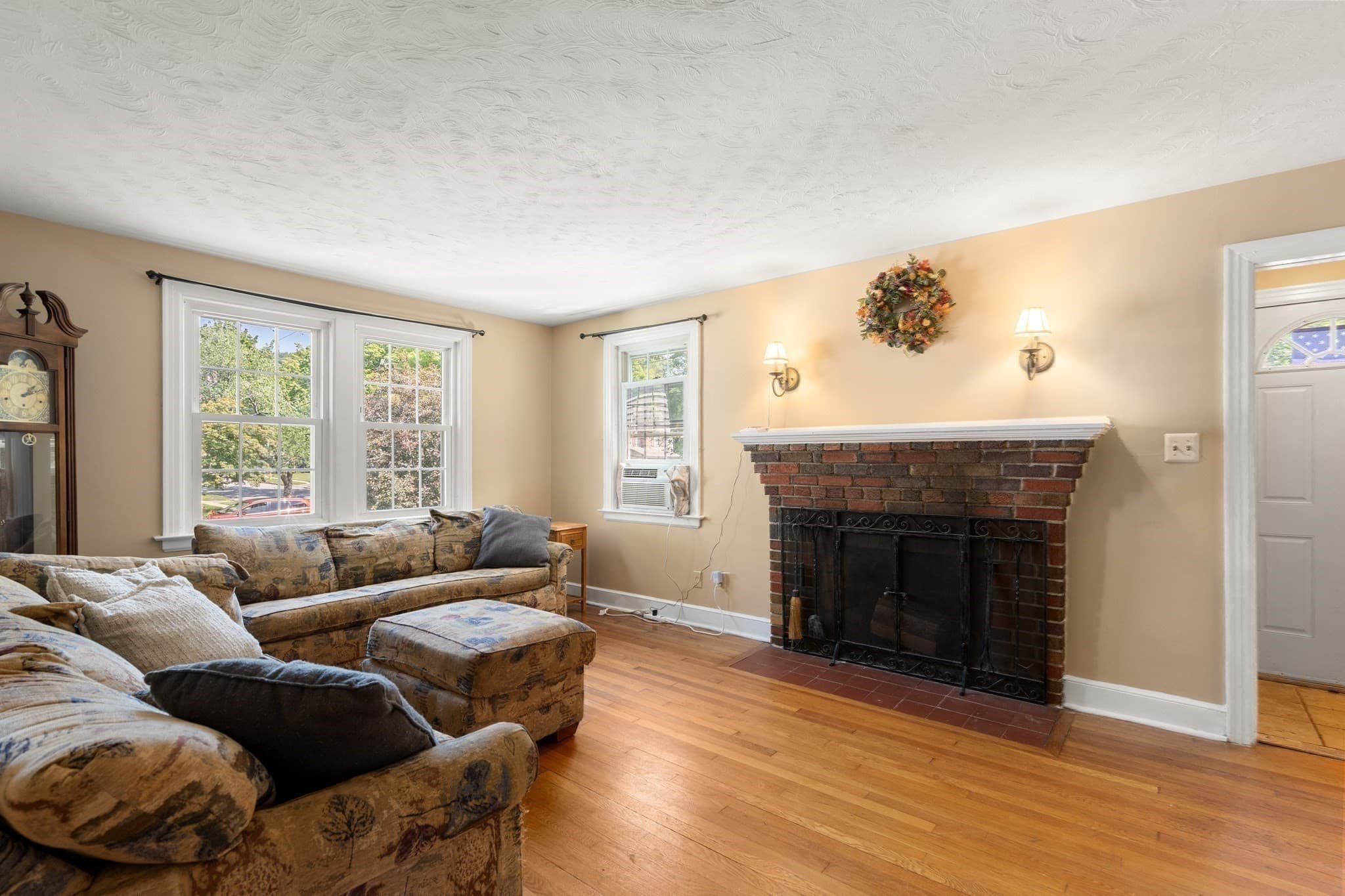 Single Family Residence at 8 Cardinal, Worcester MA 01602, Worcester, photo 12 of 38
