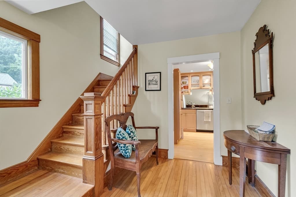 Single Family Residence at 10 Vernon Street, Maynard MA 01754, Maynard, photo 3 of 32