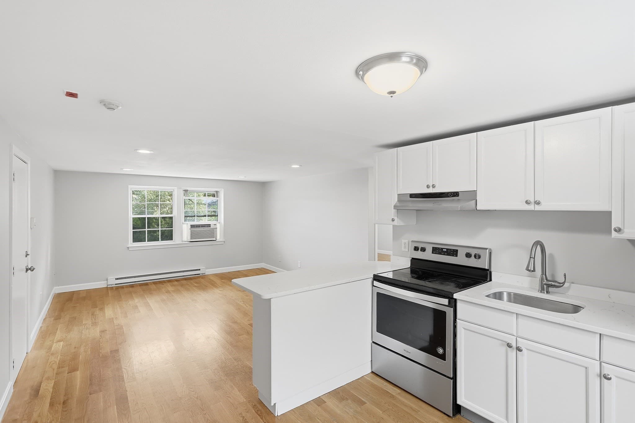 Condominium at 23 Frank St # 6, Dracut MA 01826, Dracut, photo 7 of 16