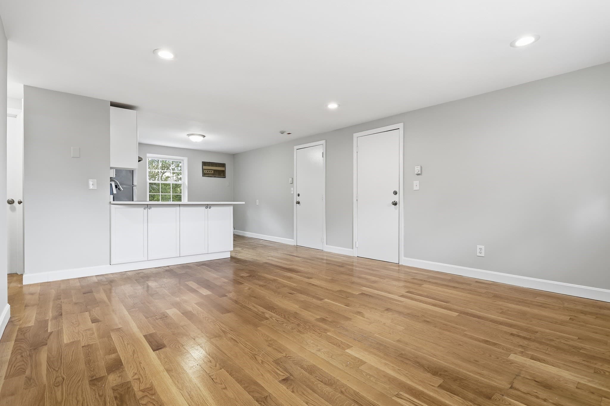 Condominium at 23 Frank St # 6, Dracut MA 01826, Dracut, photo 8 of 16