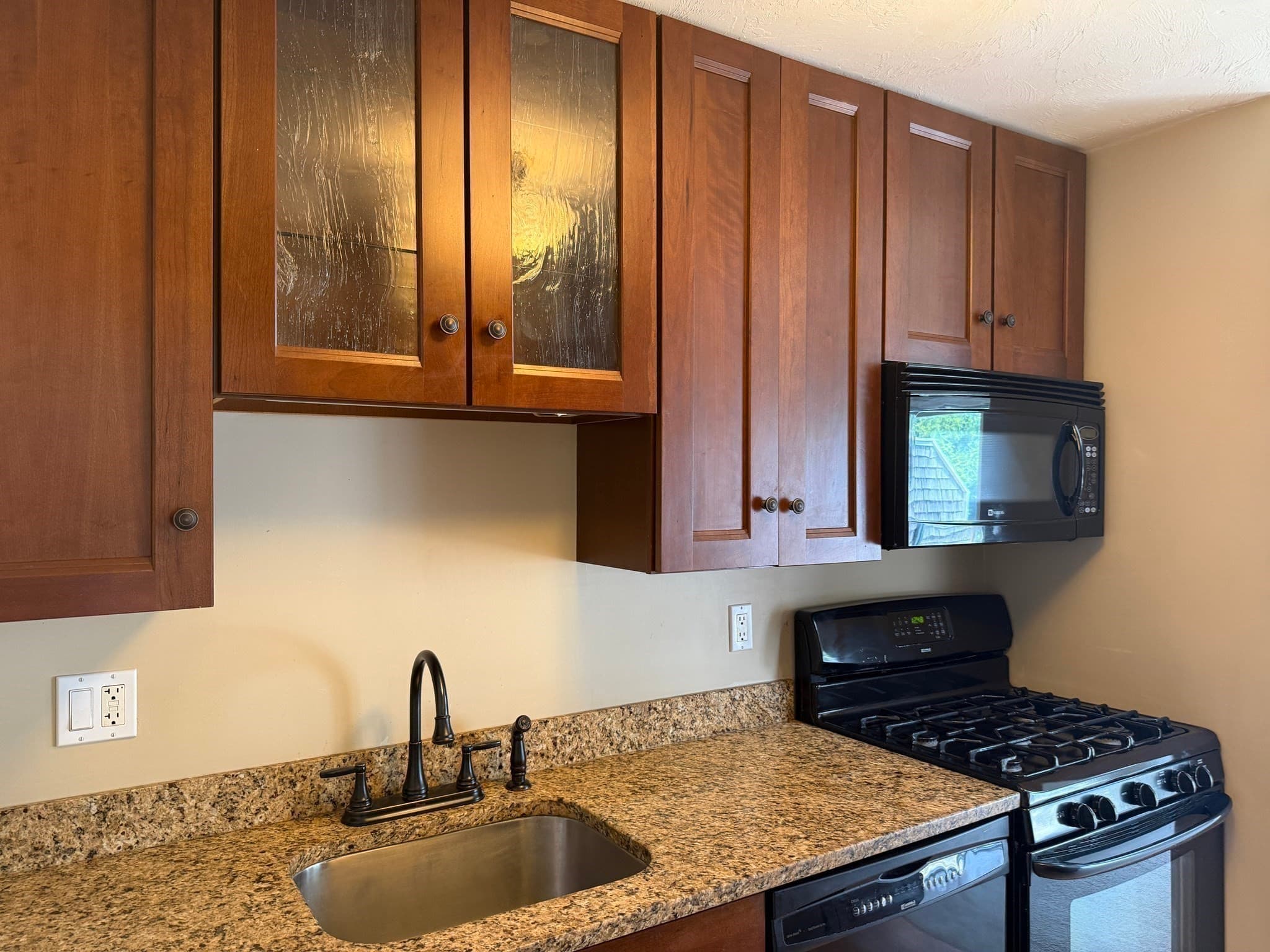 Condominium at 37 Harbor Hill Dr # 37, Bourne MA 02532, Bourne, photo 7 of 17