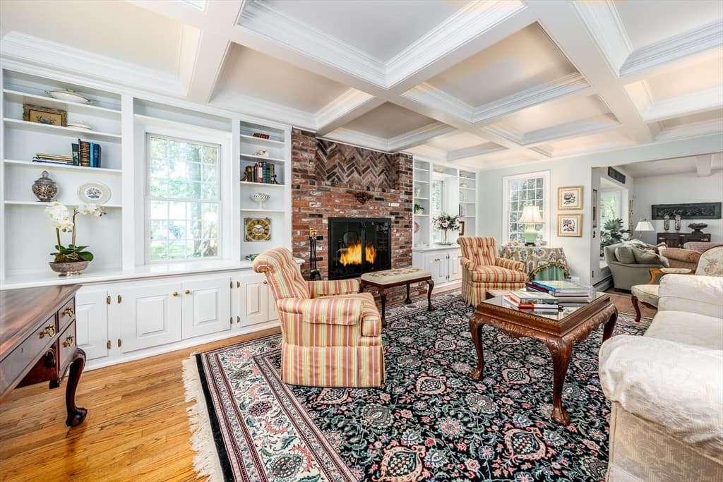 Single Family Residence at 15 Long Pond Cir, Barnstable MA 02632, Barnstable, photo 3 of 41