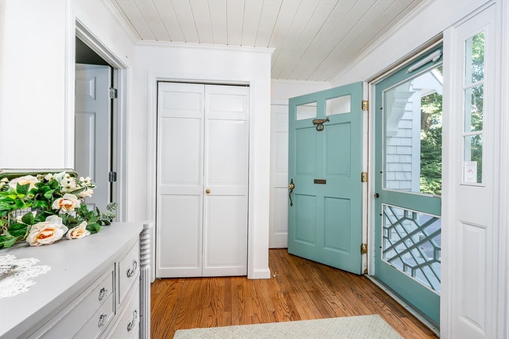 Single Family Residence at 15 Long Pond Cir, Barnstable MA 02632, Barnstable, photo 21 of 41