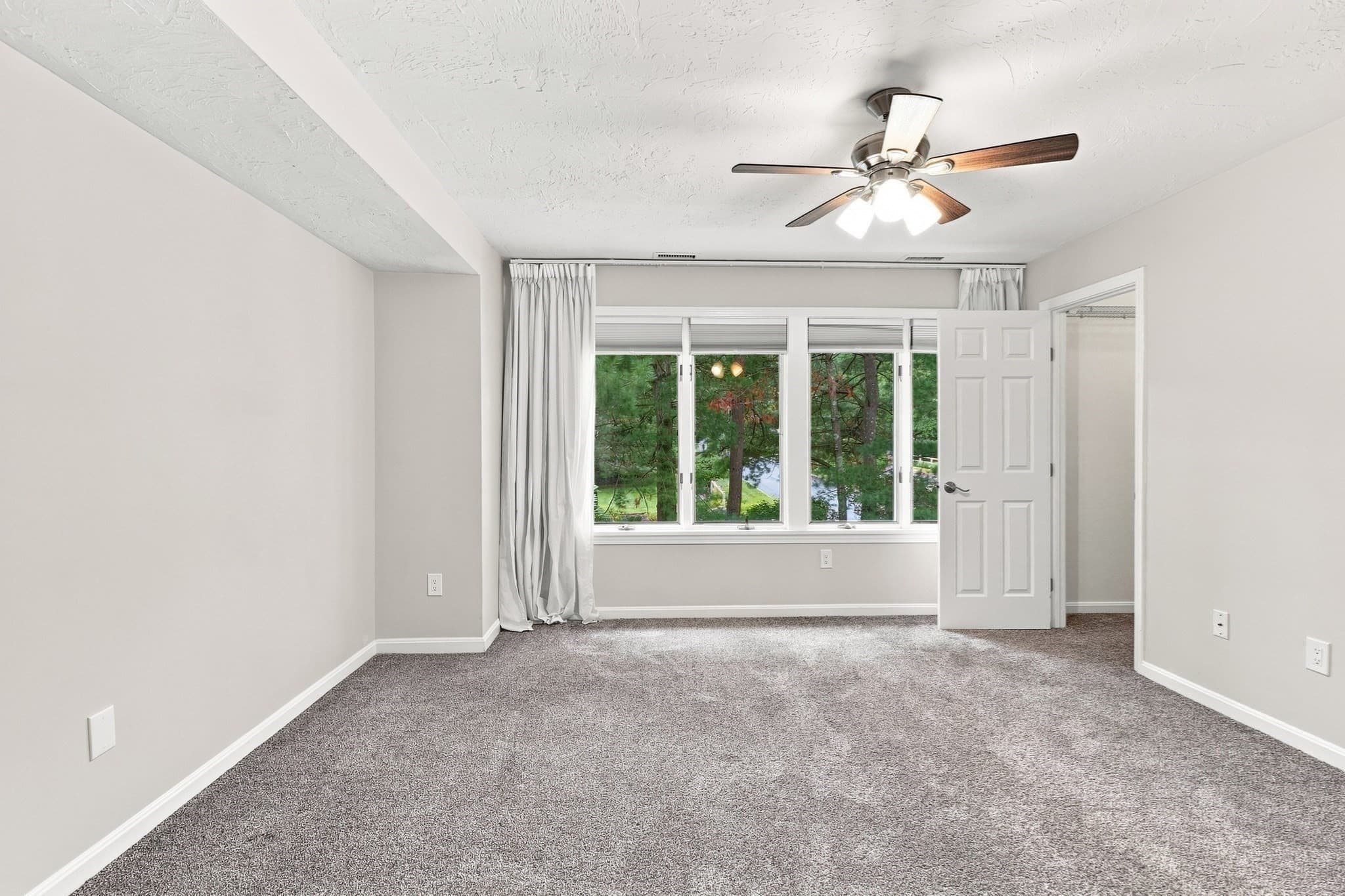 Condominium at 78 Pointe Rok Drive # 78, Worcester MA 01604, Worcester, photo 16 of 42