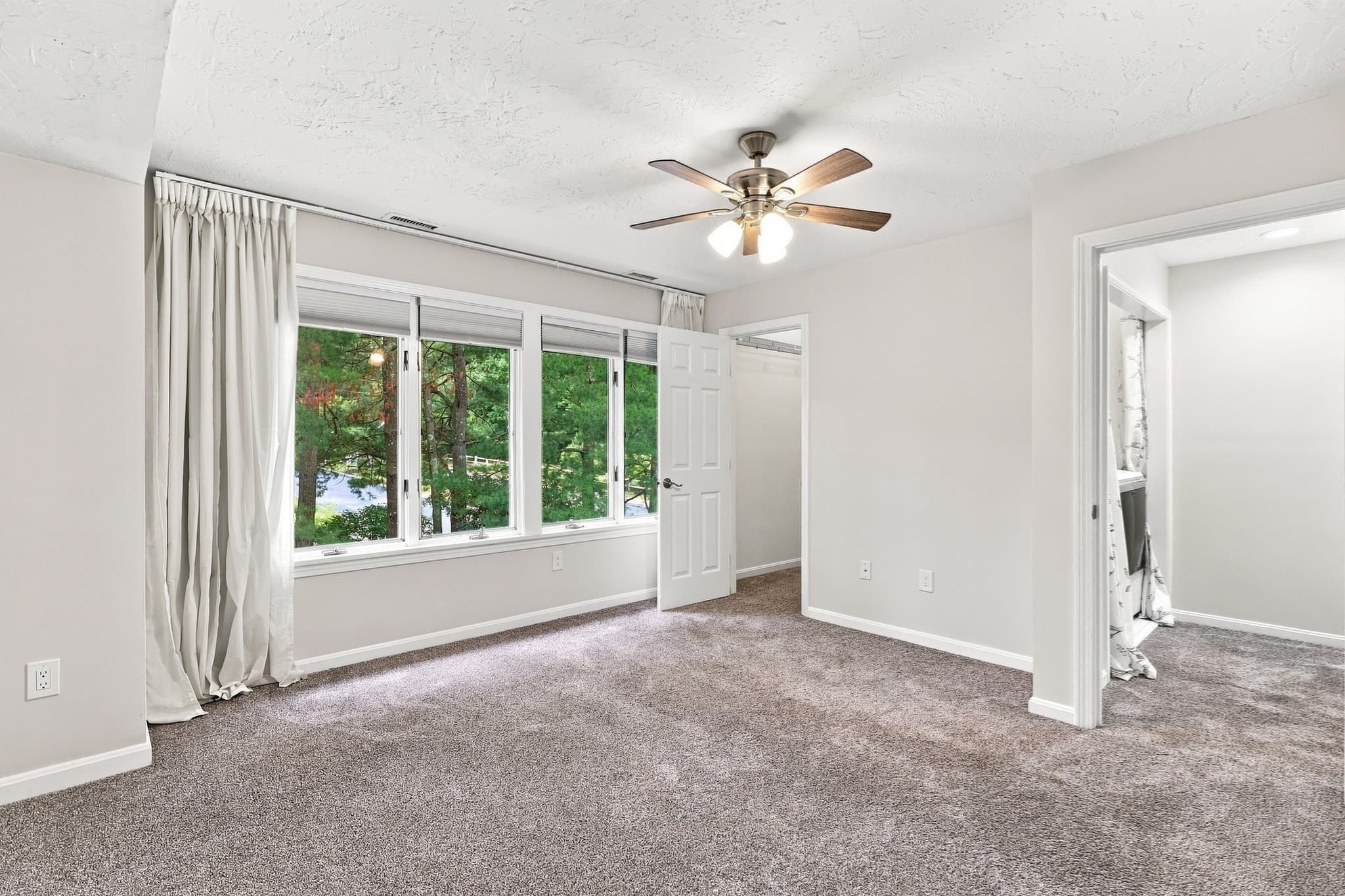 Condominium at 78 Pointe Rok Drive # 78, Worcester MA 01604, Worcester, photo 18 of 42
