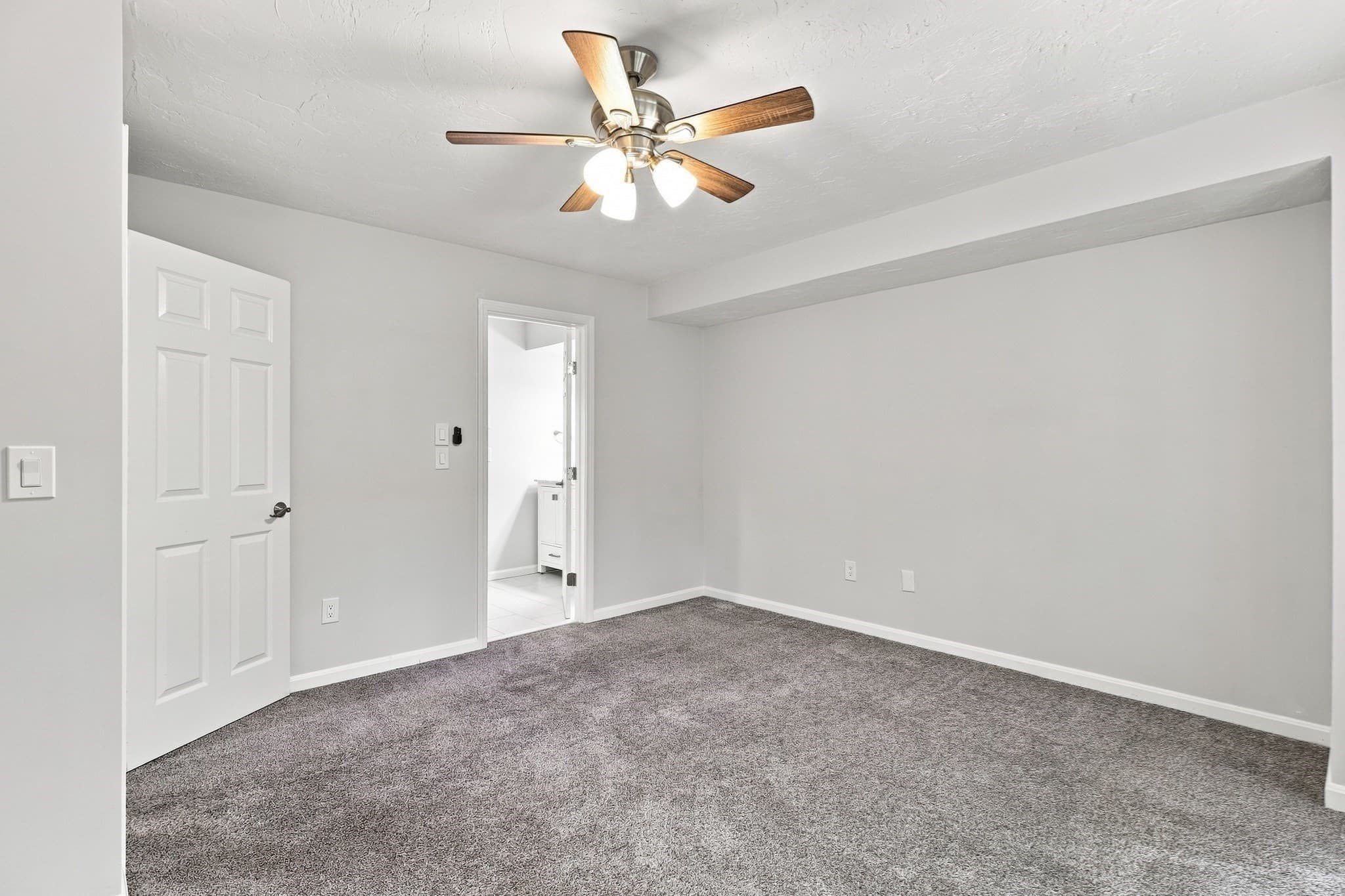 Condominium at 78 Pointe Rok Drive # 78, Worcester MA 01604, Worcester, photo 25 of 42