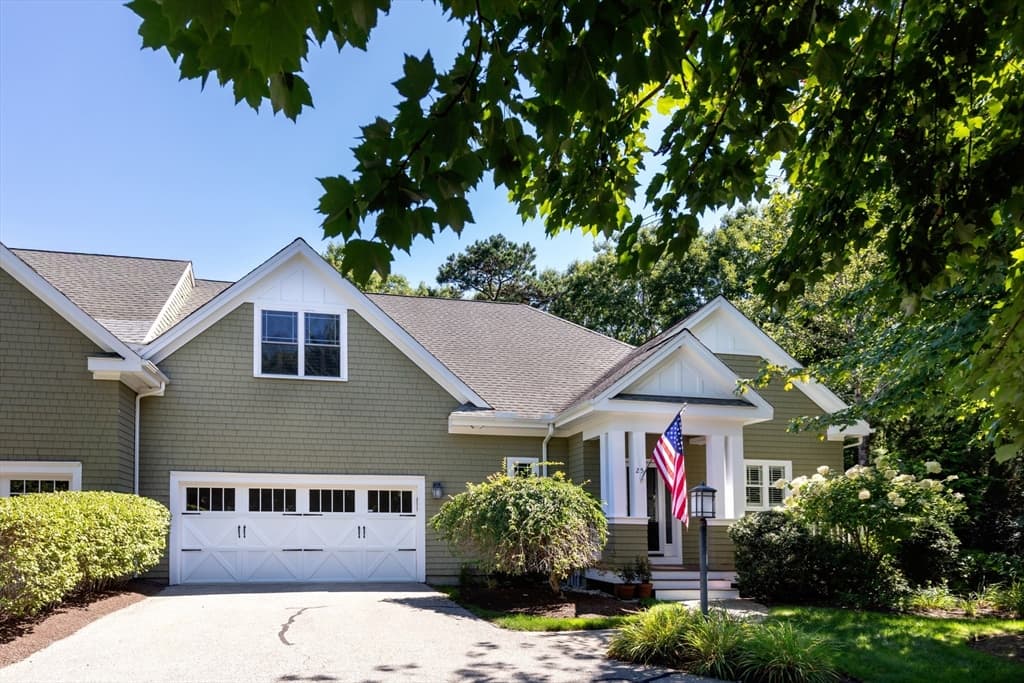 Condominium at 25 Seton Highlands # 25, Plymouth MA 02360, Plymouth, photo 2 of 11
