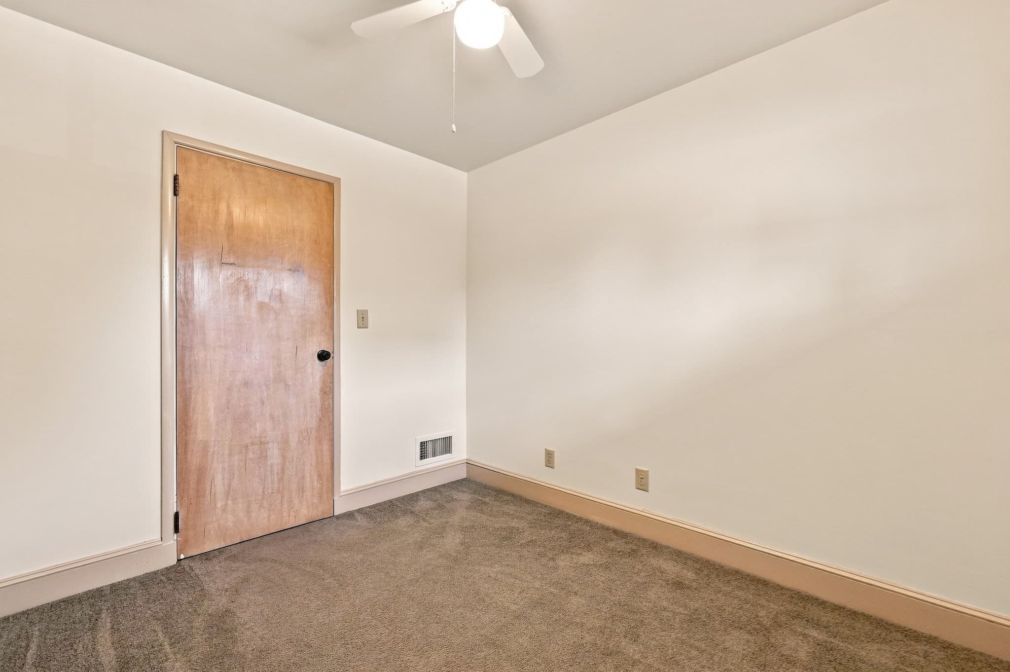 Single Family Residence at 2228 Acushnet Ave, New Bedford MA 02745, New Bedford, photo 26 of 39