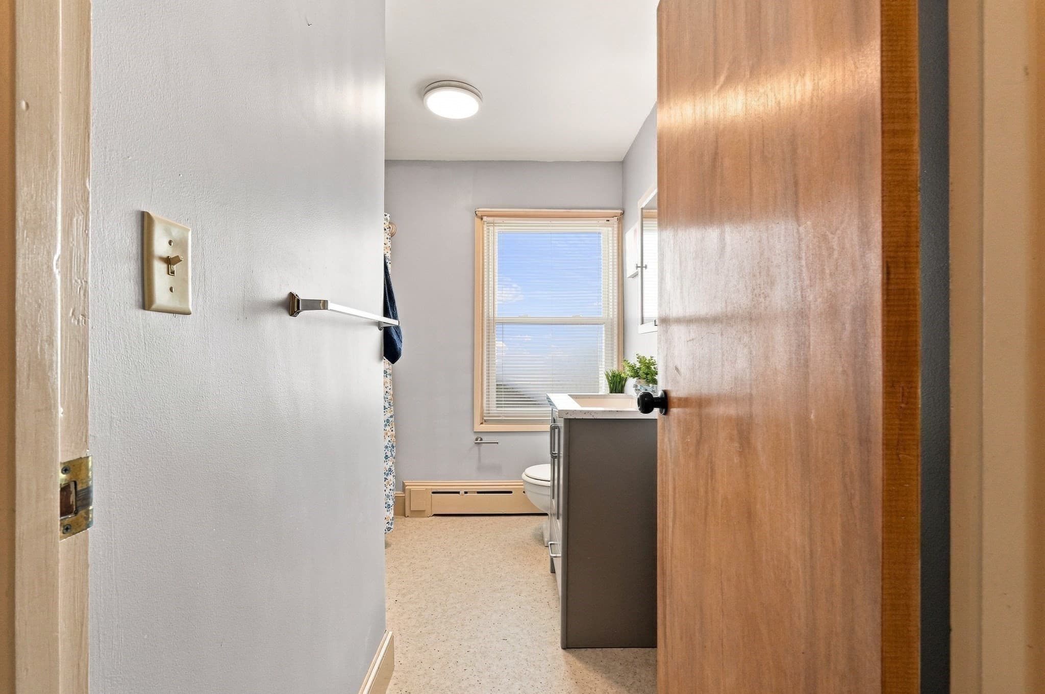 Single Family Residence at 2228 Acushnet Ave, New Bedford MA 02745, New Bedford, photo 21 of 39