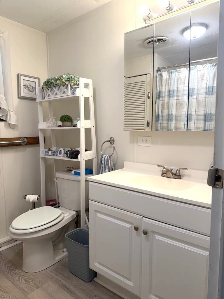 Mobile Home at 39 First Ave, Westfield MA 01085, Westfield, photo 27 of 39