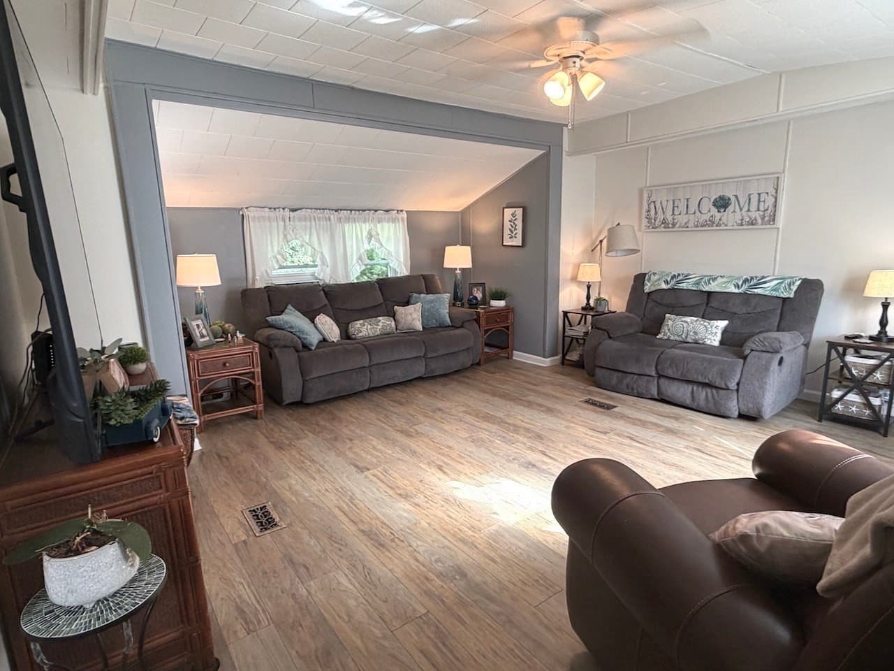 Mobile Home at 39 First Ave, Westfield MA 01085, Westfield, photo 12 of 39