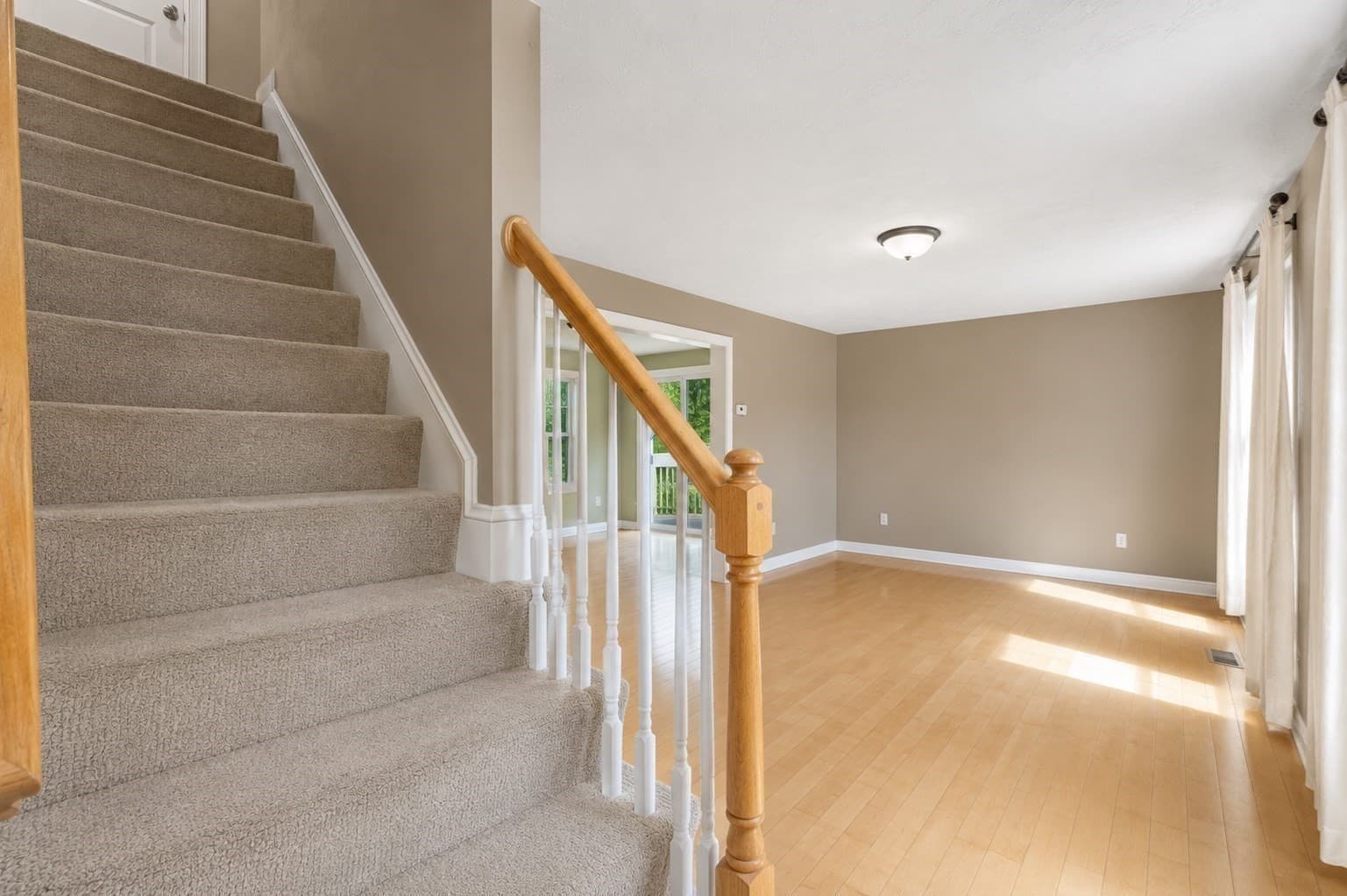 Single Family Residence at 9 Shamrock Ln, Lakeville MA 02347, Lakeville, photo 10 of 24
