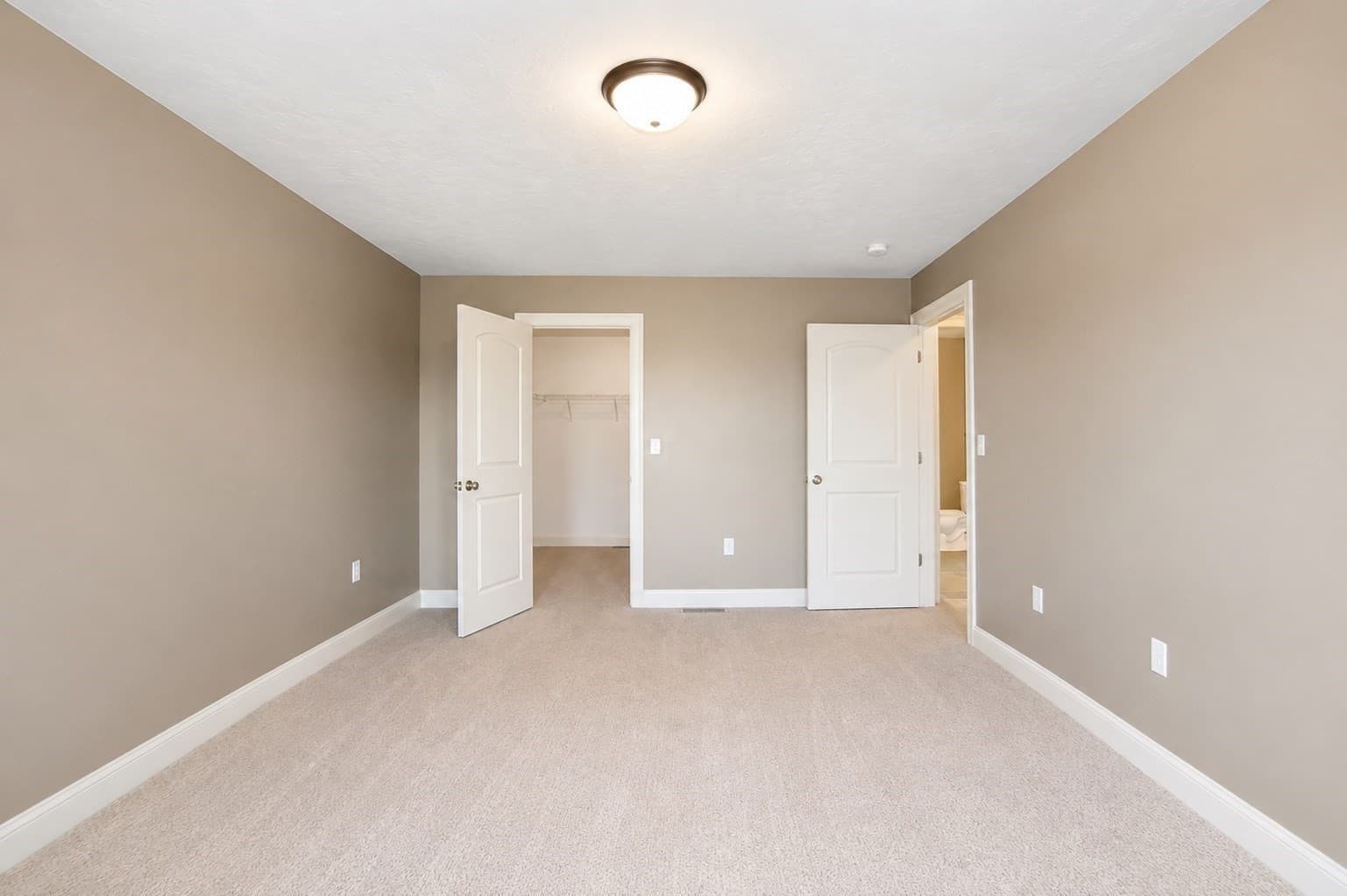 Single Family Residence at 9 Shamrock Ln, Lakeville MA 02347, Lakeville, photo 15 of 24