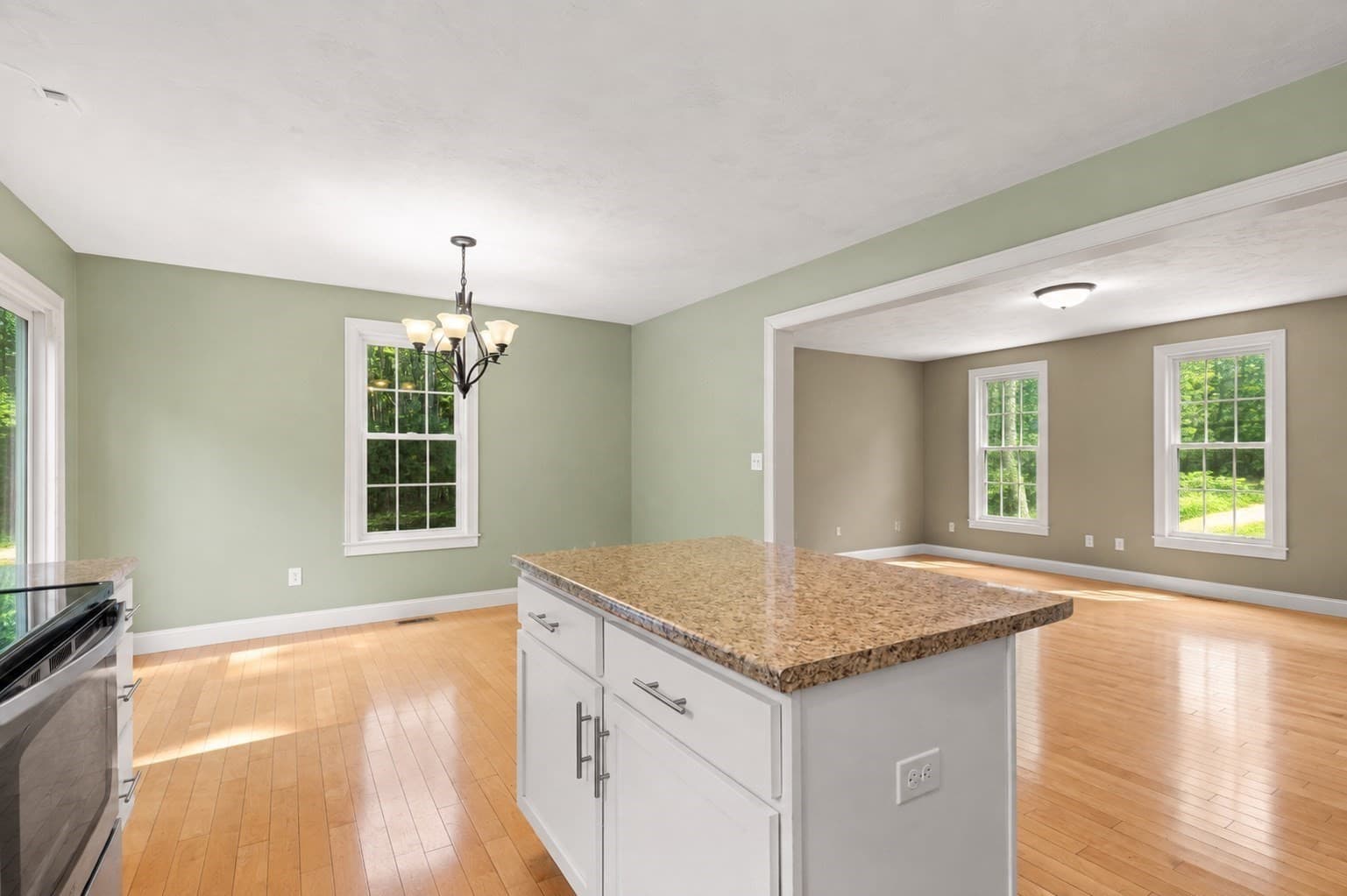 Single Family Residence at 9 Shamrock Ln, Lakeville MA 02347, Lakeville, photo 4 of 24