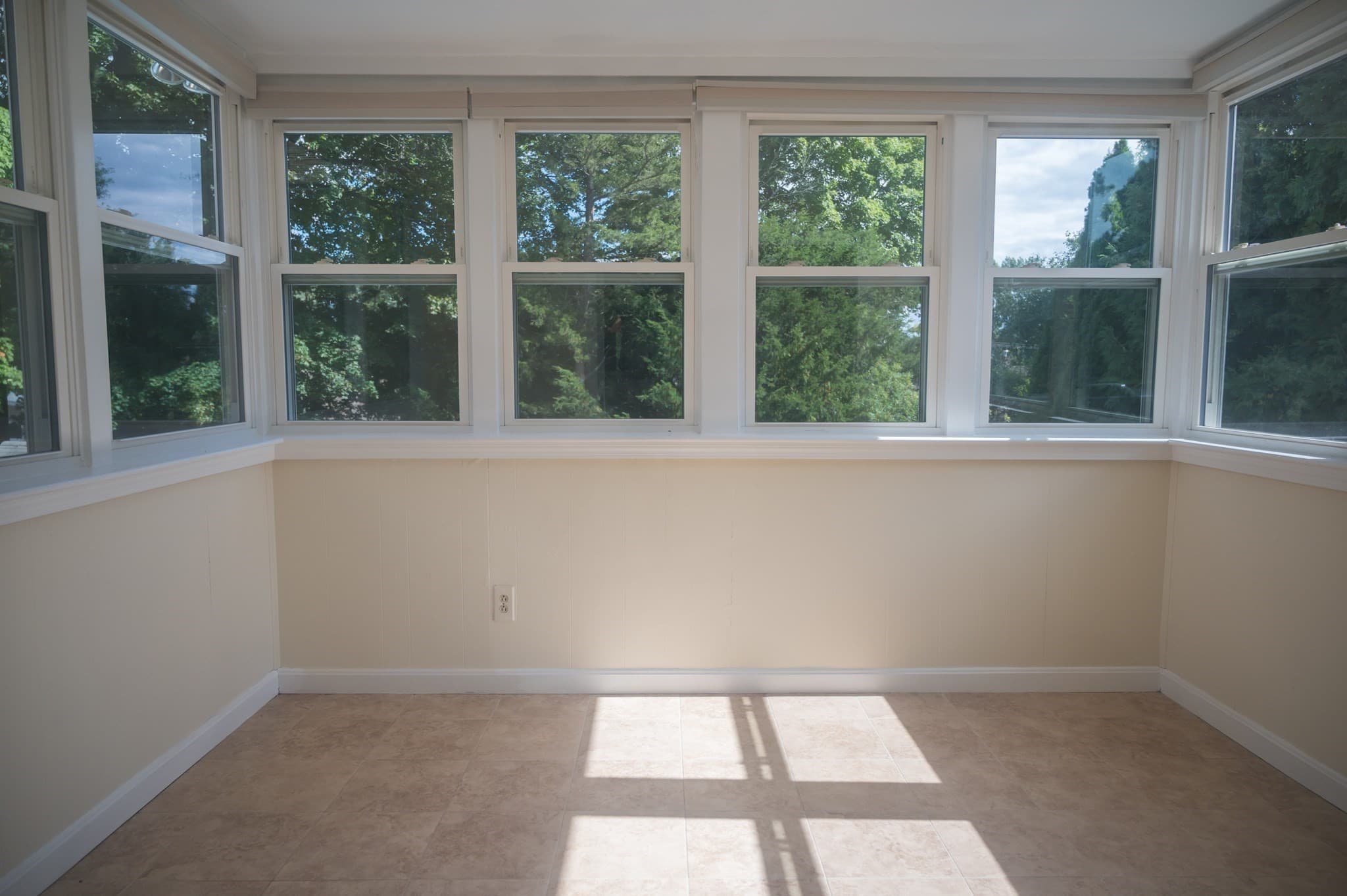 Single Family Residence at 21 Debra Ln, Framingham MA 01701, Framingham, photo 6 of 35