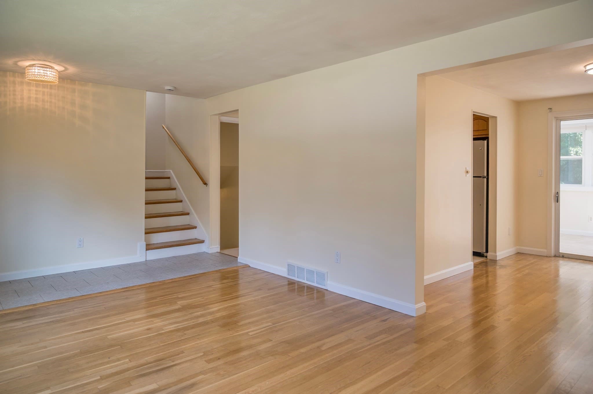 Single Family Residence at 21 Debra Ln, Framingham MA 01701, Framingham, photo 3 of 35
