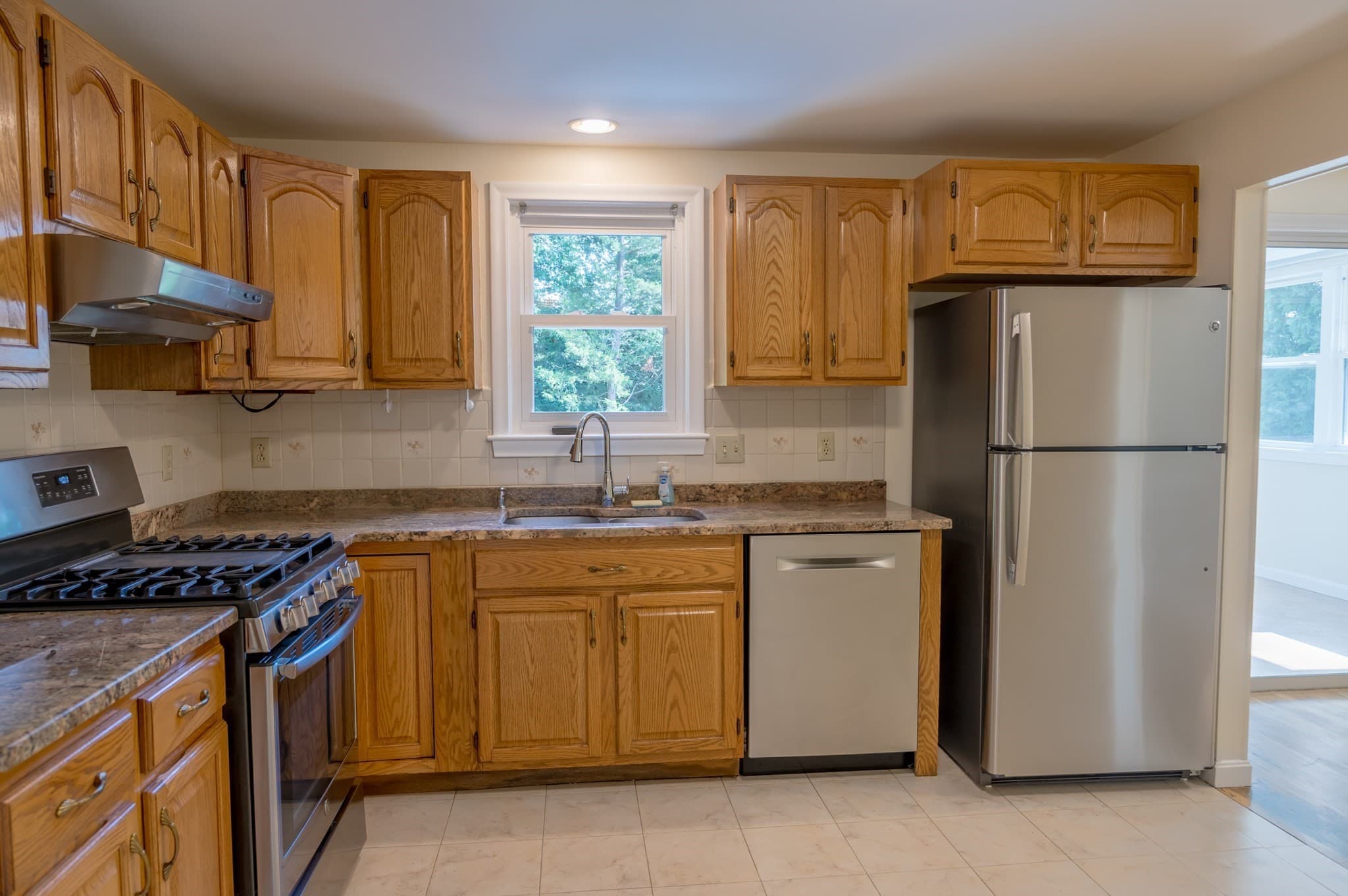 Single Family Residence at 21 Debra Ln, Framingham MA 01701, Framingham, photo 9 of 35