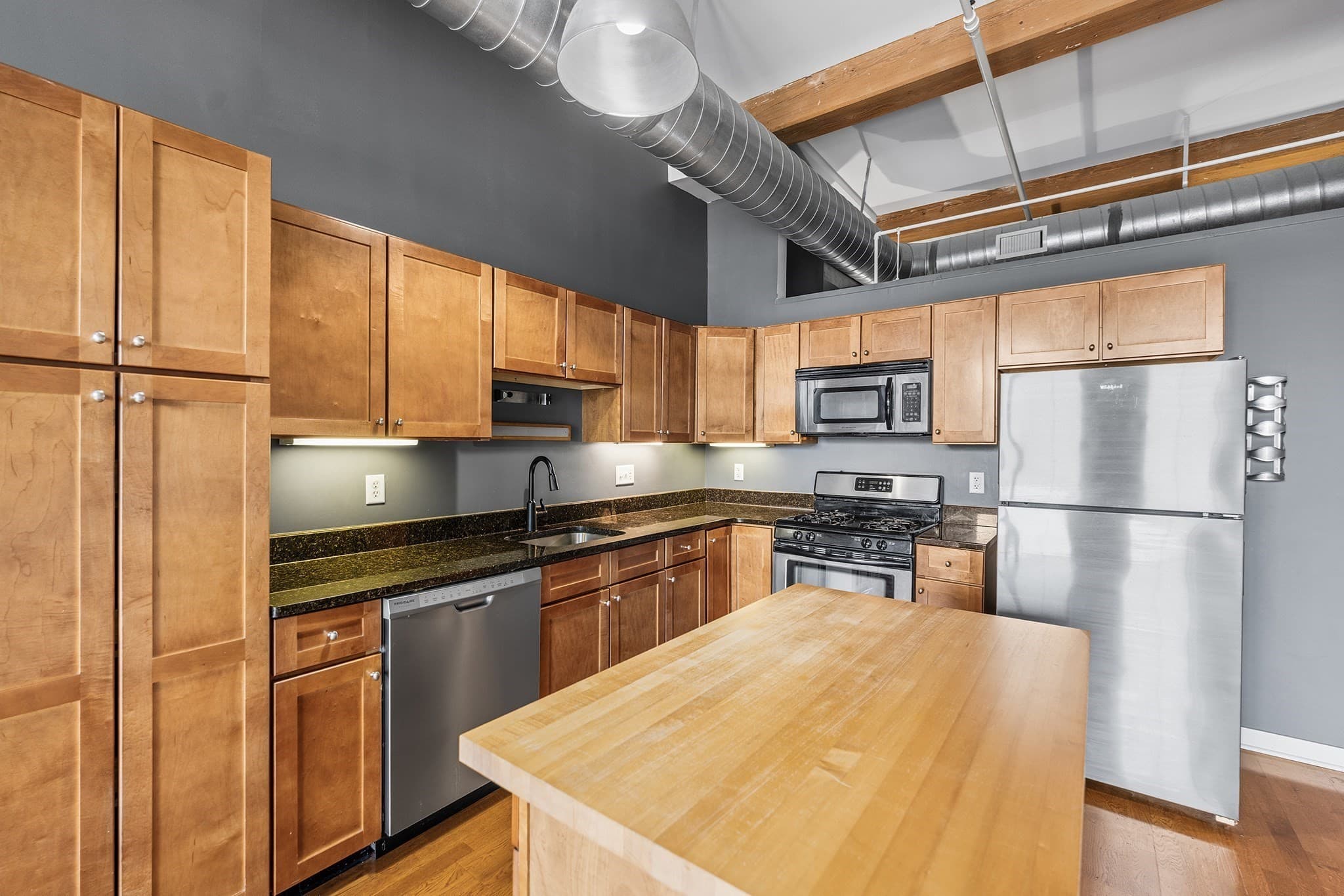 Condominium at 160 Fremont St # 308, Worcester MA 01603, Worcester, photo 2 of 28