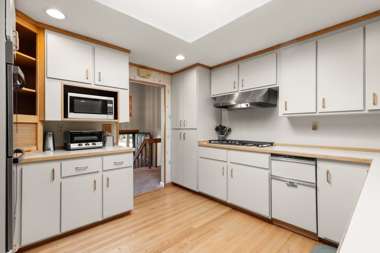 Single Family Residence at 18 Jefferson Ave, Sharon MA 02067, Sharon, photo 16 of 40