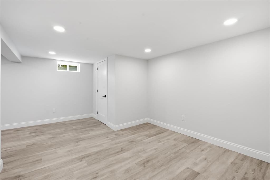 Single Family Residence at 15 Hilltop Ter, Ludlow MA 01056, Ludlow, photo 19 of 32