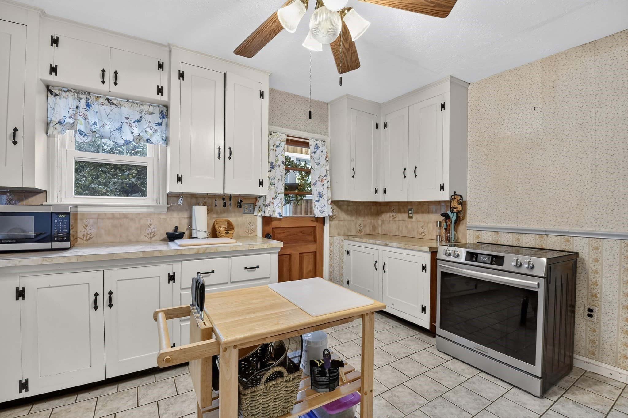 Multi Family at 208 Woodland St, Fitchburg MA 01420, Fitchburg, photo 15 of 33