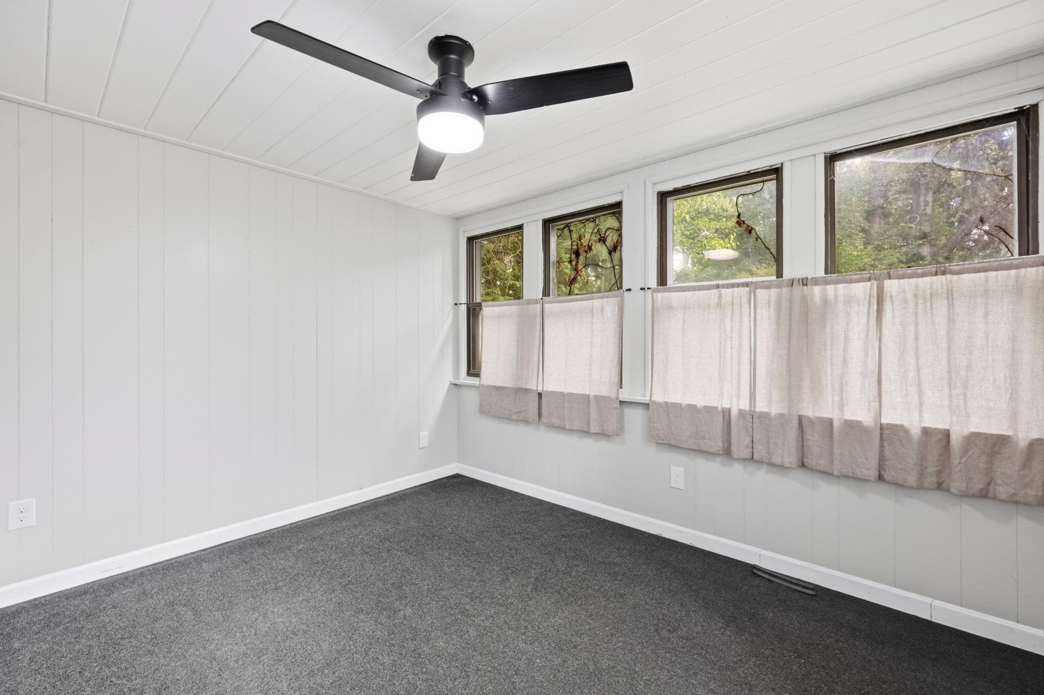 Single Family Residence at 43 Eddywood St, Springfield MA 01118, Springfield, photo 10 of 25