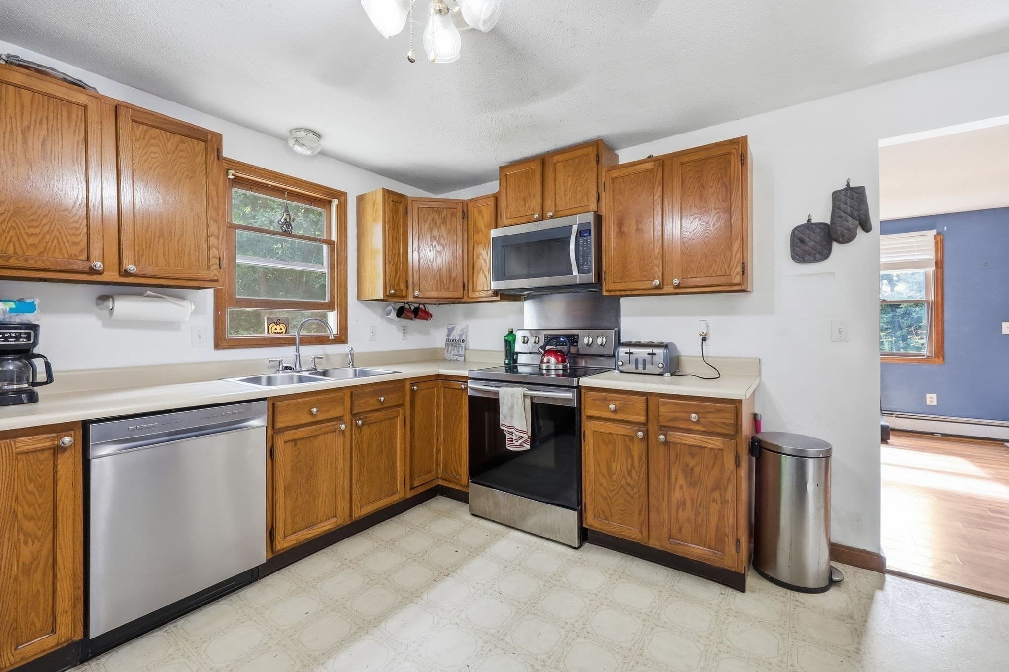 Single Family Residence at 28 Old Thompson St, Palmer MA 01069, Palmer, photo 5 of 12