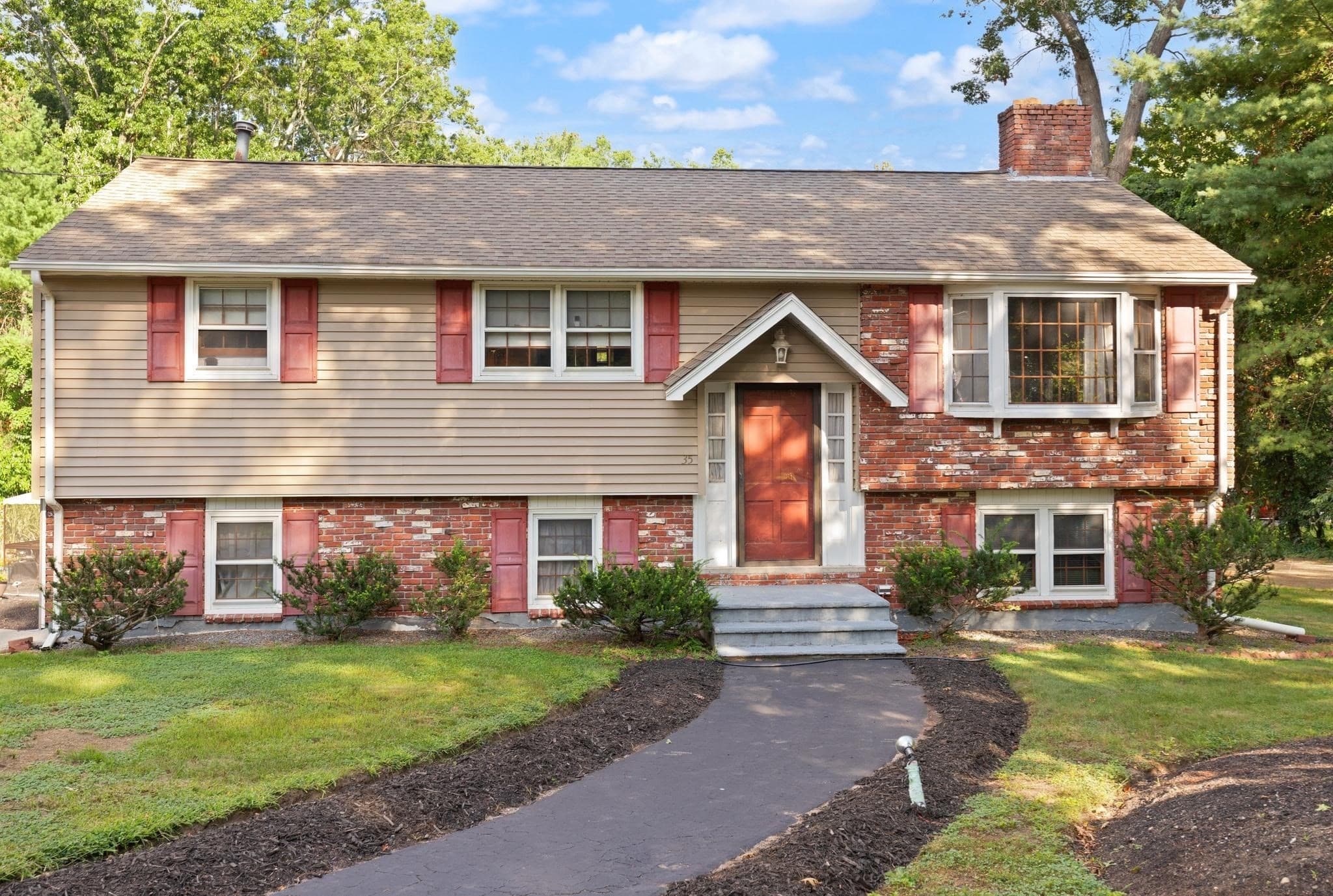35 Marston St, Tewksbury MA 01876
