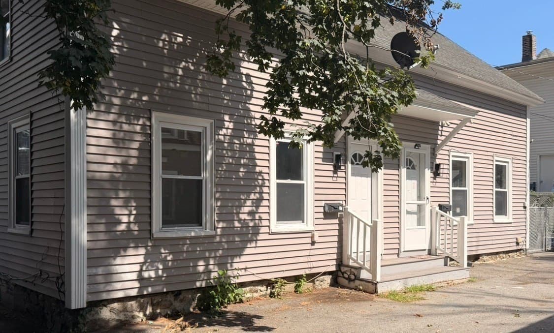 1-3 Harrison Pl, Lowell MA 01850