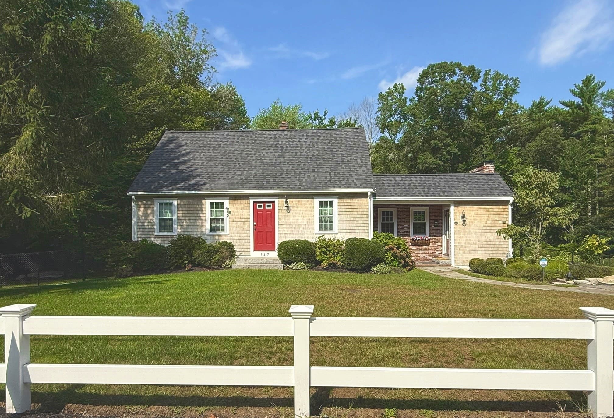 127 Taylor St, Pembroke MA 02359