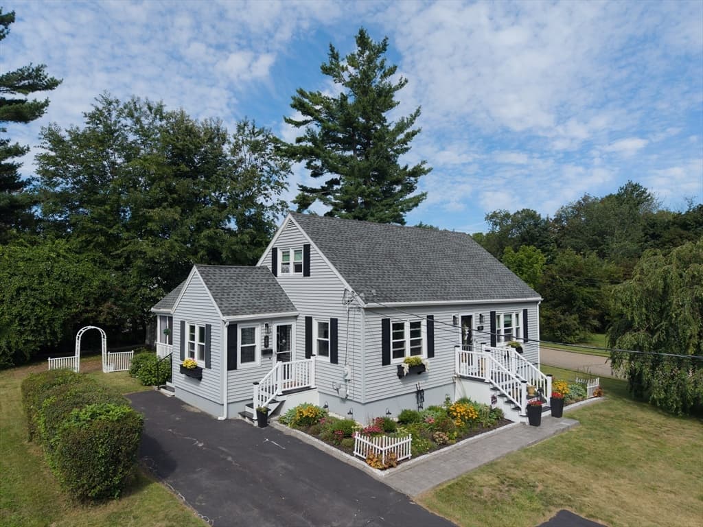 Single Family Residence at 29 Warren Ave, Leicester MA 01524, Leicester, photo 2 of 25