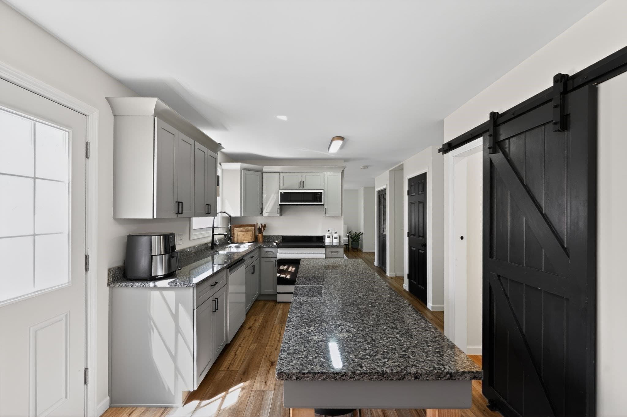 Single Family Residence at 52 Stagecoach Rd, Amherst MA 01002, Amherst, photo 9 of 33