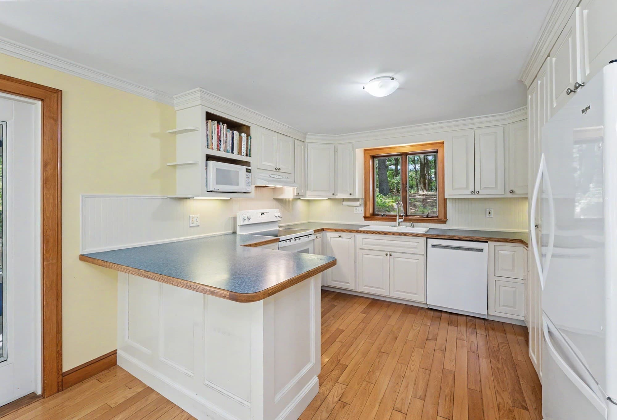 Single Family Residence at 131 Main St, Chelmsford MA 01863, photo 12 of 42