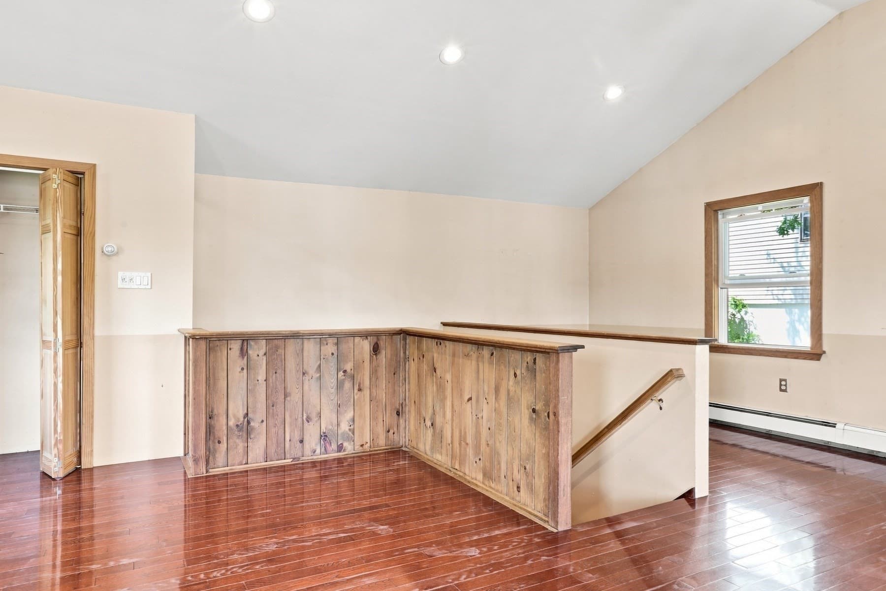 Single Family Residence at 5 Pond Ln Ext, Billerica MA 01821, Billerica, photo 7 of 42